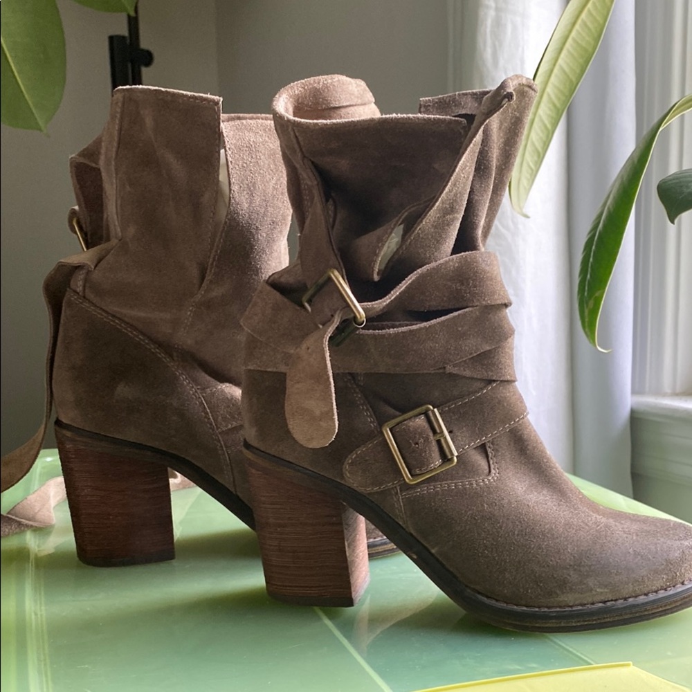 Jeffrey Campbell Heeled Taupe Suede Boots Women's 7